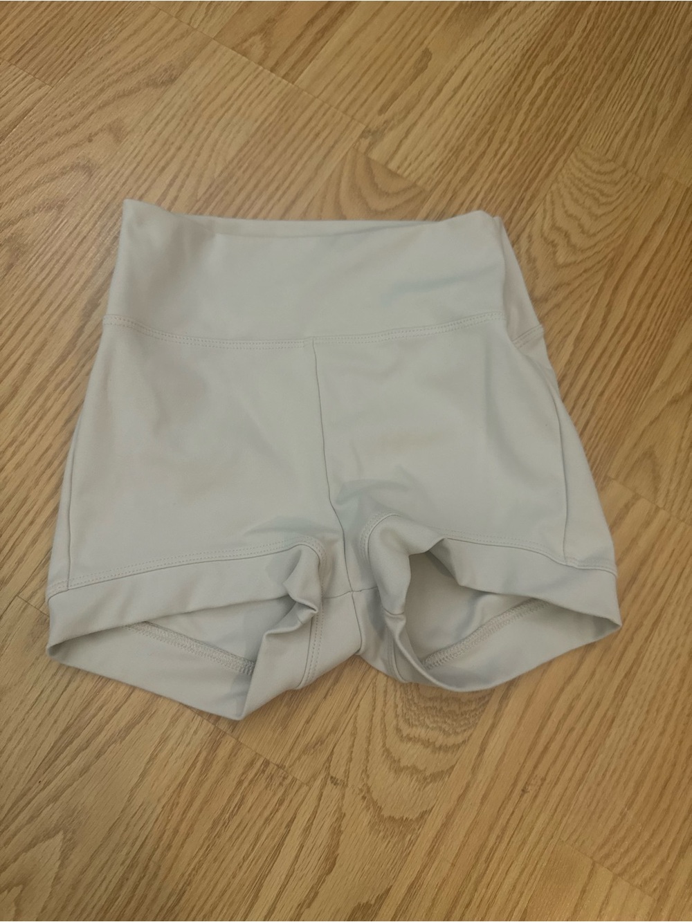 Girl’s High-Waist Performance Shorts - Light tan